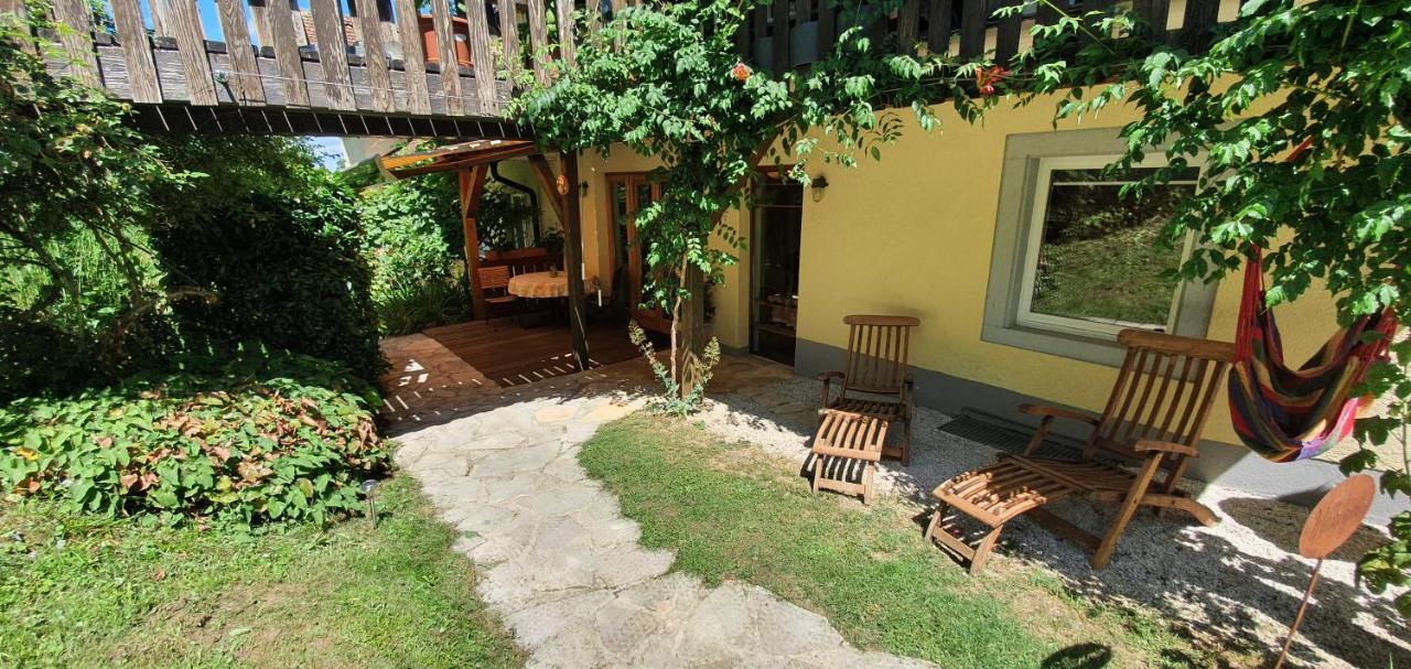 Paradies 2 Castellberg-Jakobsweg Döttingen Exterior foto